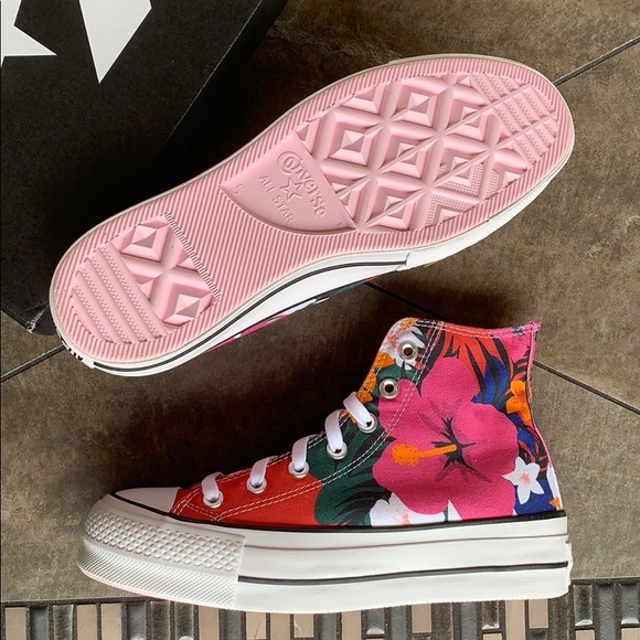 CONVERSE CTAS LIFT HI PLATFORM WMNS - Picture 3 of 16